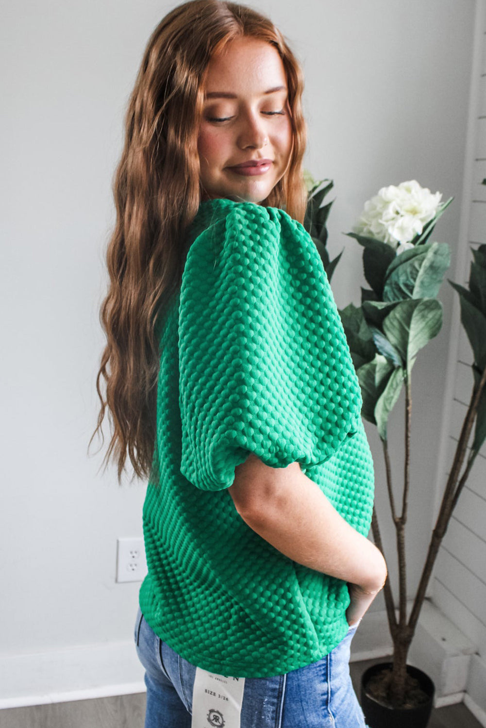 Phalaenopsis Solid Textured O Neck Puff Sleeve Blouse